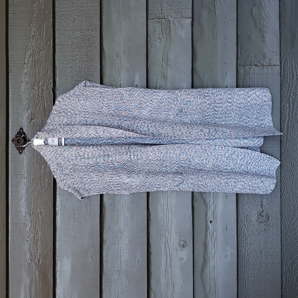 CABI Sweater - Picture 4 of 15